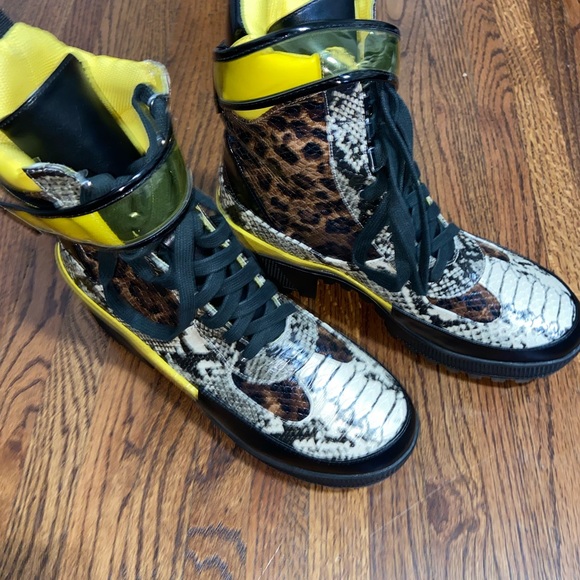 Unique casual boots - Picture 2 of 3